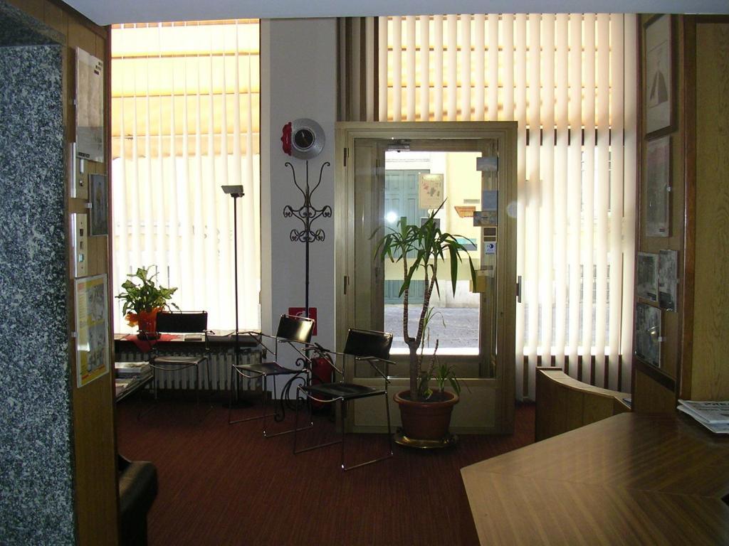 Albergo Cristallo Legnano Exterior photo