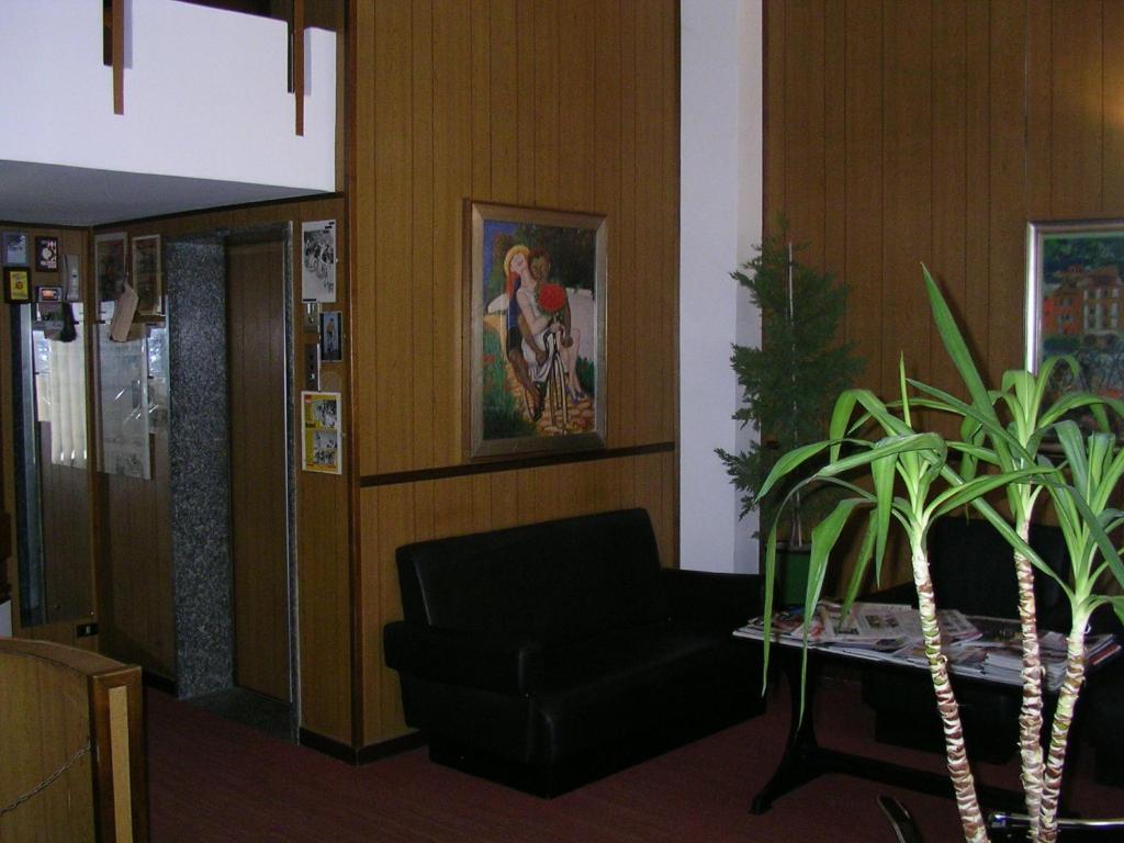 Albergo Cristallo Legnano Exterior photo